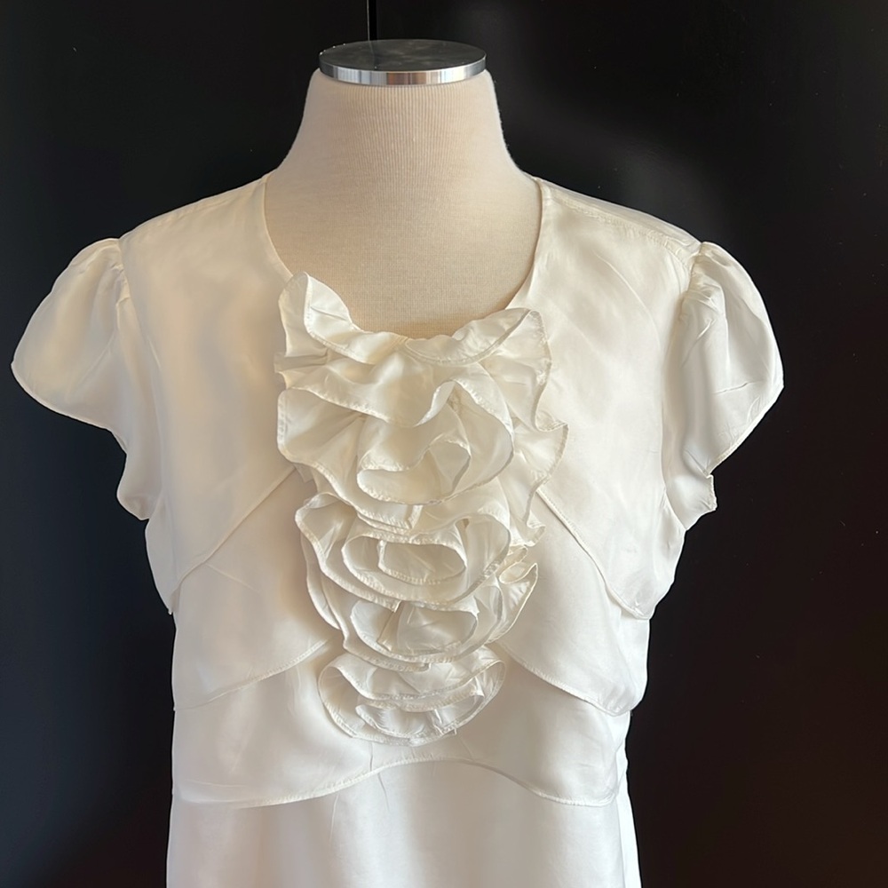 Elegant Cabi #653 Ivory Jabot Silk Ruffle Blouse With Cap Sleeve Size Medium
